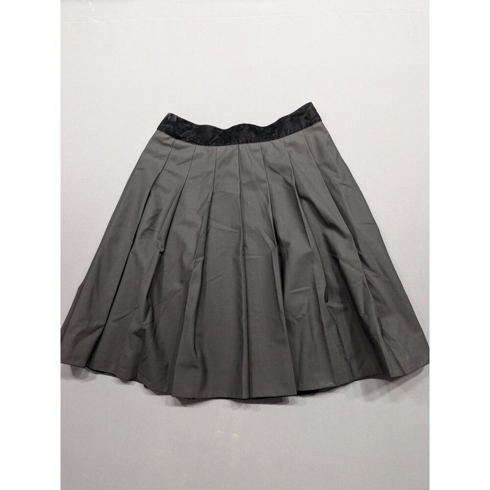 Marc Jacobs Gray Pleated A-Line Skirt Black Velvet Waist Sz 8